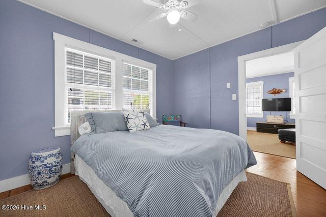 10 E Henderson Street E, Wrightsville Beach, NC 28480