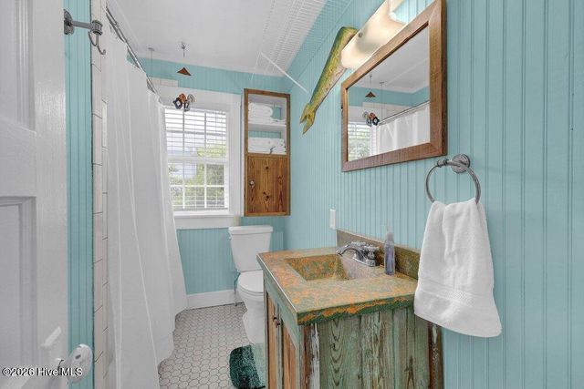 10 E Henderson Street E, Wrightsville Beach, NC 28480