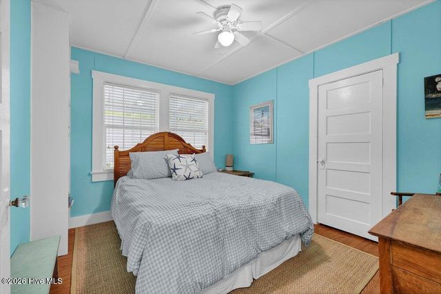 10 E Henderson Street E, Wrightsville Beach, NC 28480