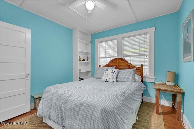 10 E Henderson Street E, Wrightsville Beach, NC 28480