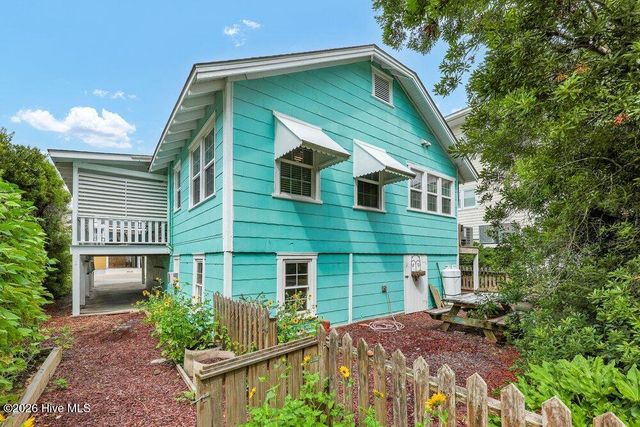 10 E Henderson Street E, Wrightsville Beach, NC 28480