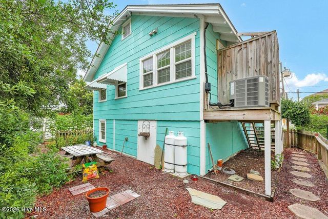 10 E Henderson Street E, Wrightsville Beach, NC 28480
