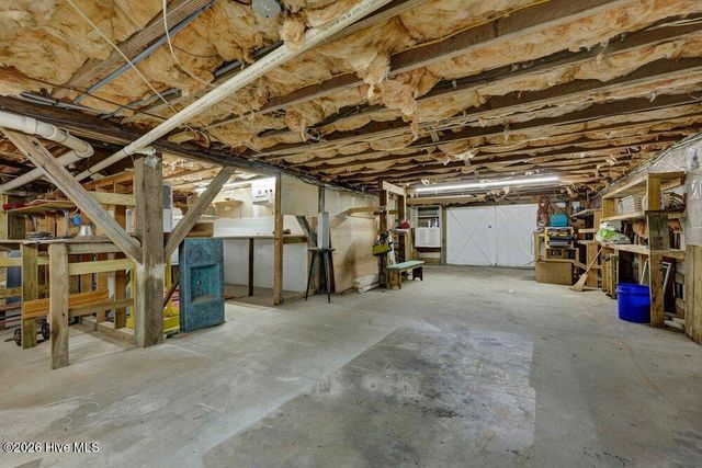 10 E Henderson Street E, Wrightsville Beach, NC 28480