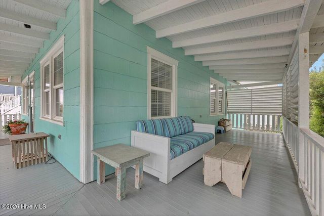 10 E Henderson Street E, Wrightsville Beach, NC 28480