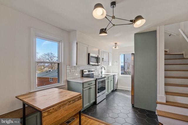 4140 21ST RD N, Arlington, VA 22207