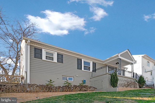 4140 21ST RD N, Arlington, VA 22207