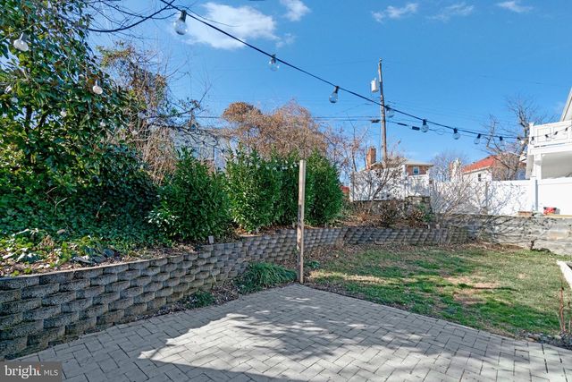 4140 21ST RD N, Arlington, VA 22207