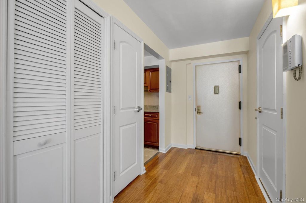 6434 Grand Central Parkway 3G, Forest Hills, NY 11375 — photo 2