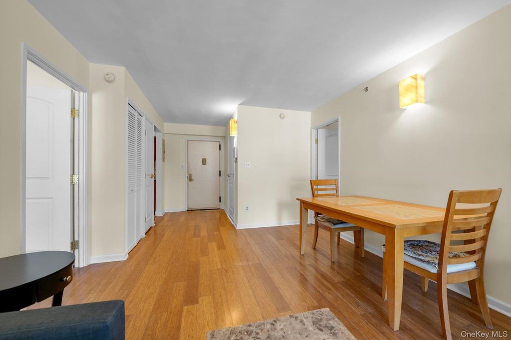6434 Grand Central Parkway 3G, Forest Hills, NY 11375 — photo 3