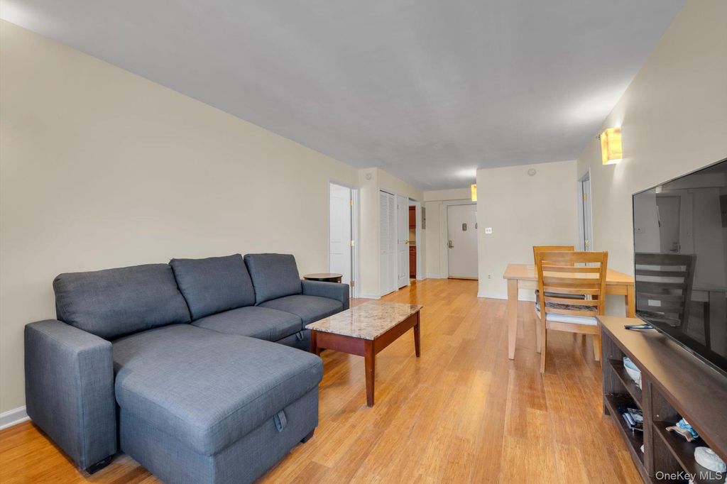 6434 Grand Central Parkway 3G, Forest Hills, NY 11375 — photo 4