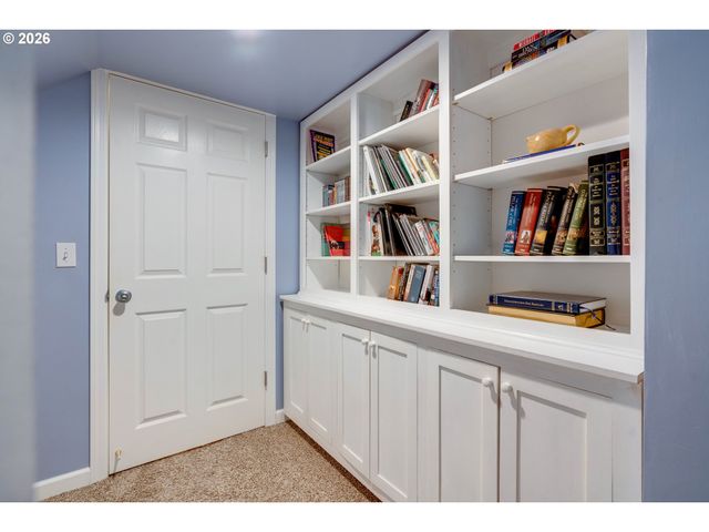 1868 Se OAK St, Hillsboro, OR 97123