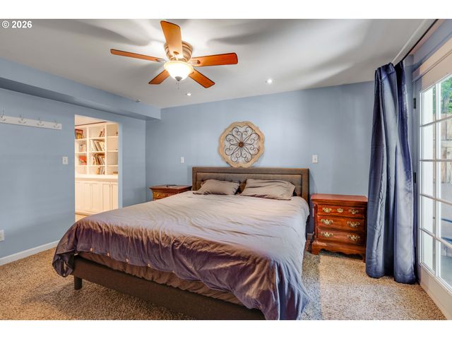 1868 Se OAK St, Hillsboro, OR 97123
