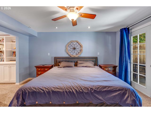1868 Se OAK St, Hillsboro, OR 97123