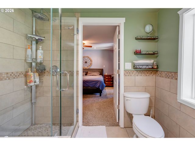 1868 Se OAK St, Hillsboro, OR 97123