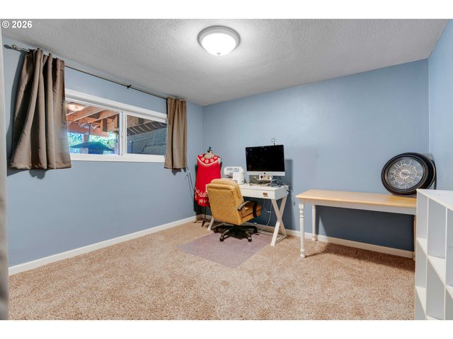 1868 Se OAK St, Hillsboro, OR 97123