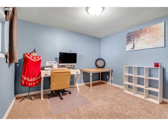 1868 Se OAK St, Hillsboro, OR 97123