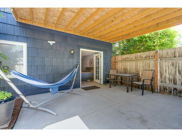 1868 Se OAK St, Hillsboro, OR 97123