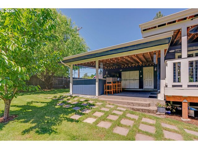 1868 Se OAK St, Hillsboro, OR 97123