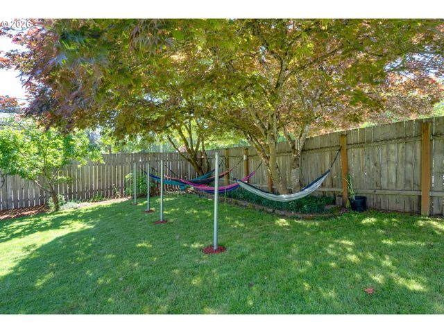 1868 Se OAK St, Hillsboro, OR 97123