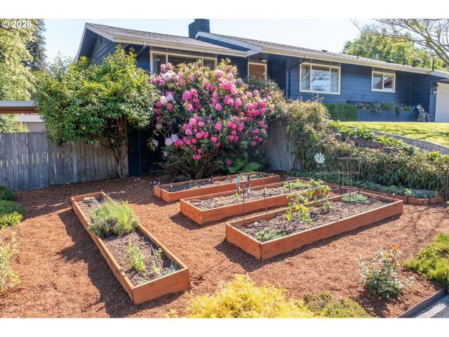 1868 Se OAK St, Hillsboro, OR 97123