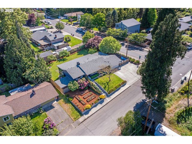 1868 Se OAK St, Hillsboro, OR 97123