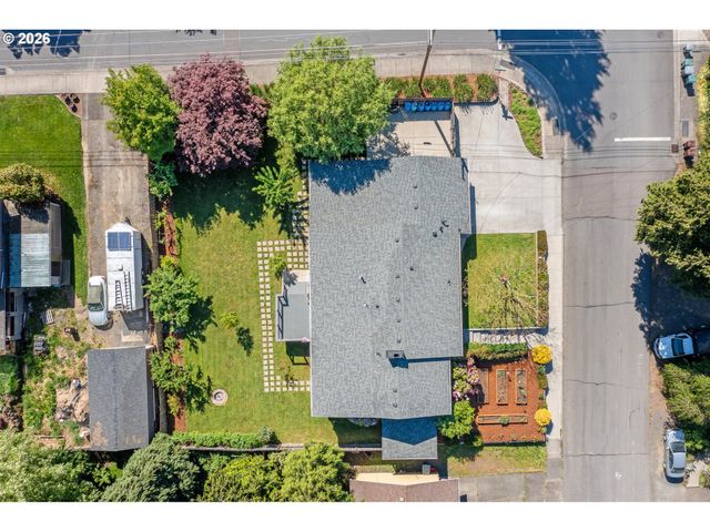 1868 Se OAK St, Hillsboro, OR 97123