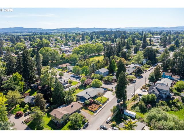 1868 Se OAK St, Hillsboro, OR 97123