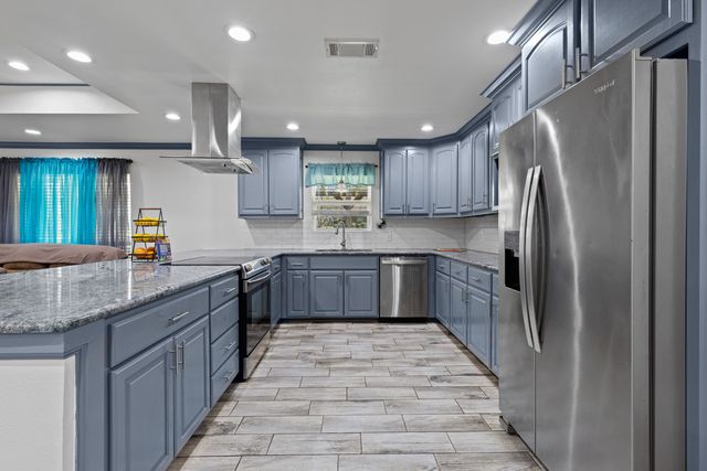 203 Terese Dr, Longview, TX 75605