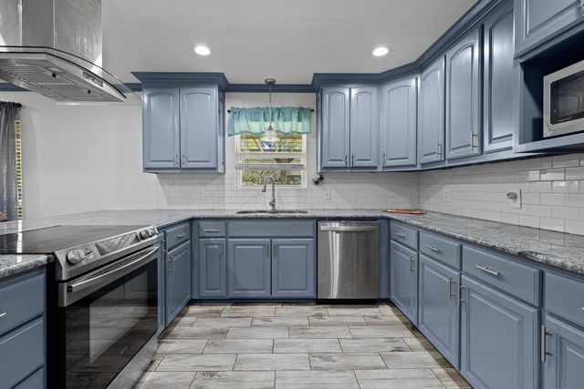 203 Terese Dr, Longview, TX 75605