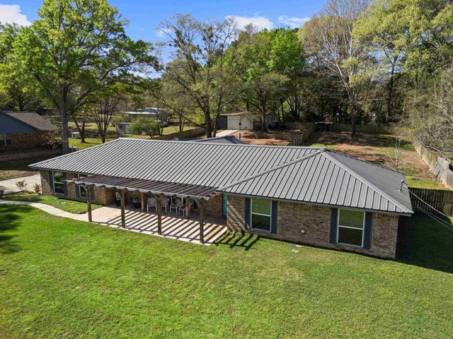 203 Terese Dr, Longview, TX 75605