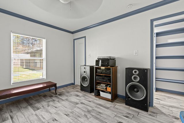 203 Terese Dr, Longview, TX 75605