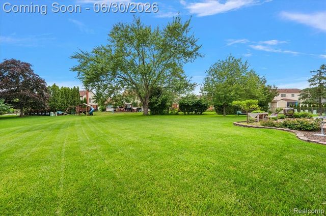 20157 Whitby Court, Livonia, MI 48152