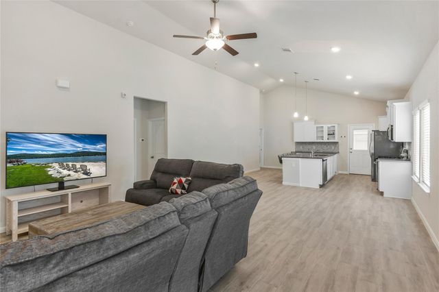 9969 Glen Brook Lane Lane, Magnolia, TX 77354