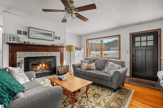 9561 Peterson Drive, Cadillac, MI 49601