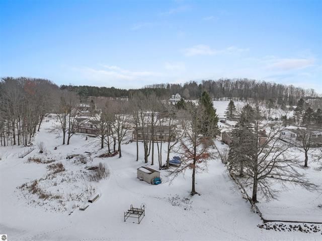 9561 Peterson Drive, Cadillac, MI 49601