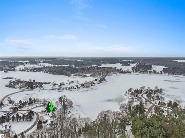 9561 Peterson Drive, Cadillac, MI 49601