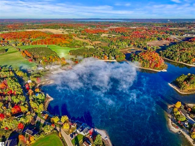 9561 Peterson Drive, Cadillac, MI 49601