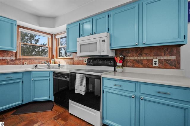 9561 Peterson Drive, Cadillac, MI 49601