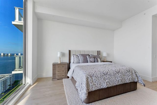 220 Lake Shore Drive Penthouse 2321, Lake Park, FL 33403