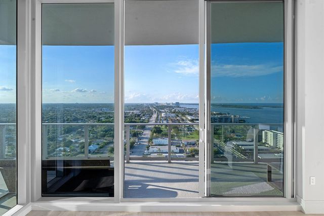 220 Lake Shore Drive Penthouse 2321, Lake Park, FL 33403