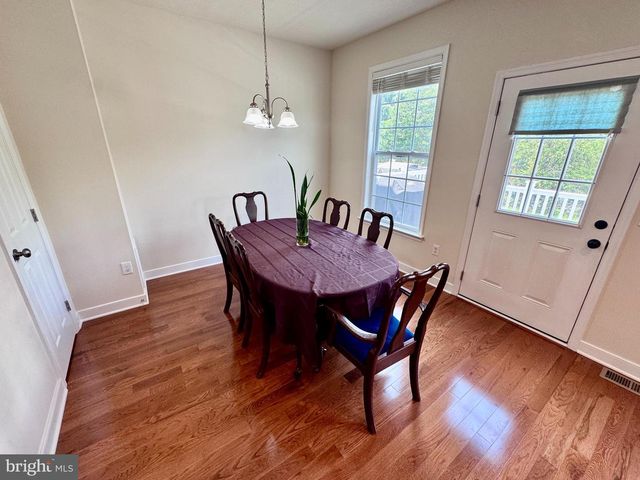 1008 WICKLOW DR, Fredericksburg, VA 22401