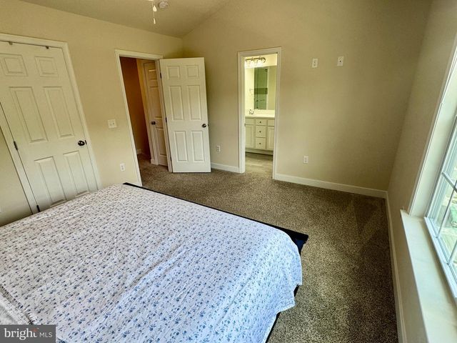 1008 WICKLOW DR, Fredericksburg, VA 22401