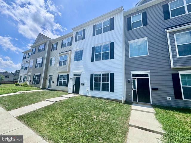 1008 WICKLOW DR, Fredericksburg, VA 22401