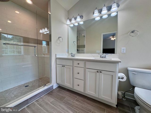 1008 WICKLOW DR, Fredericksburg, VA 22401