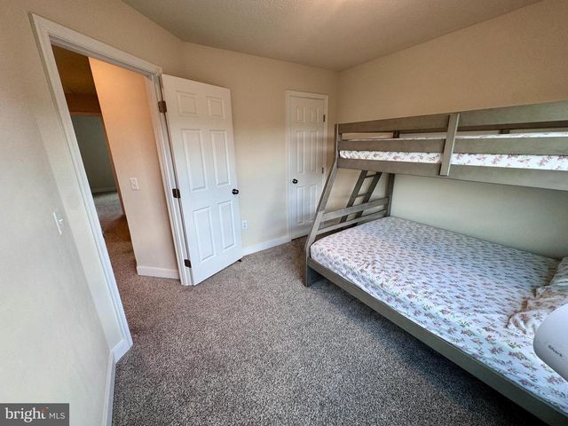 1008 WICKLOW DR, Fredericksburg, VA 22401