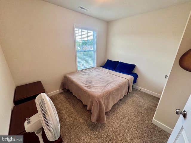 1008 WICKLOW DR, Fredericksburg, VA 22401