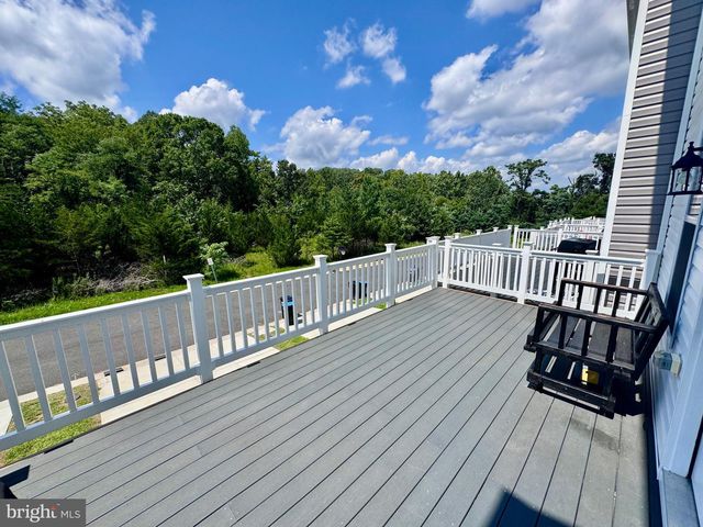 1008 WICKLOW DR, Fredericksburg, VA 22401