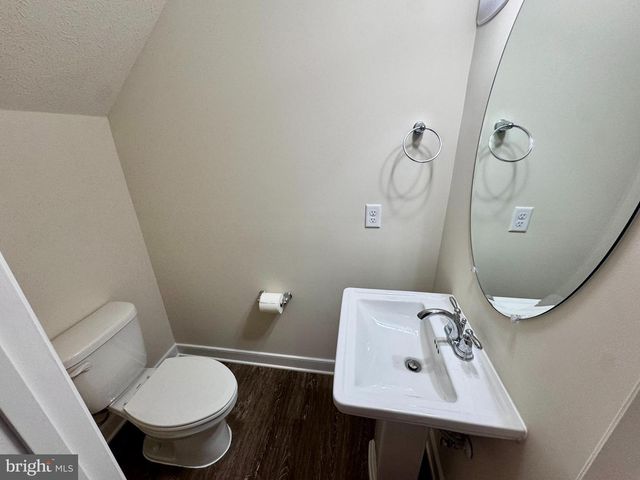1008 WICKLOW DR, Fredericksburg, VA 22401