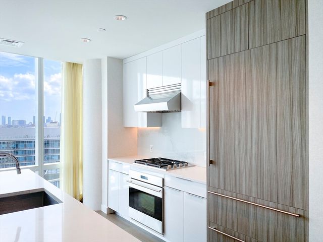 188 Brookline Ave 19K, Boston, MA 02215