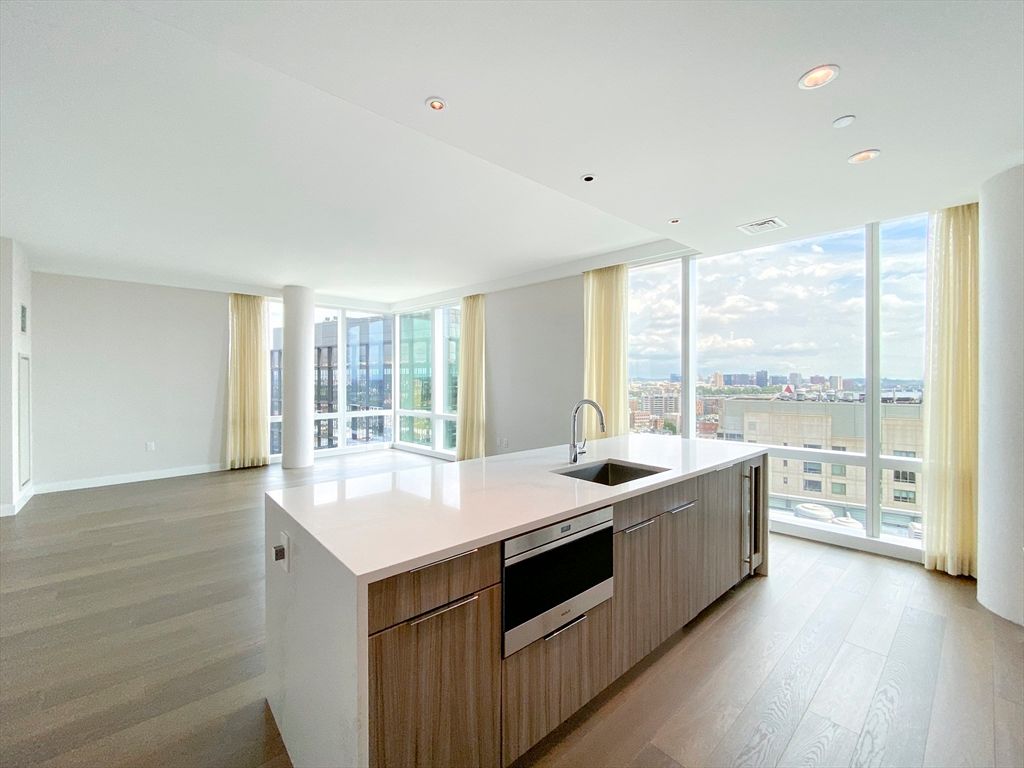 188 Brookline Ave 19K, Boston, MA 02215